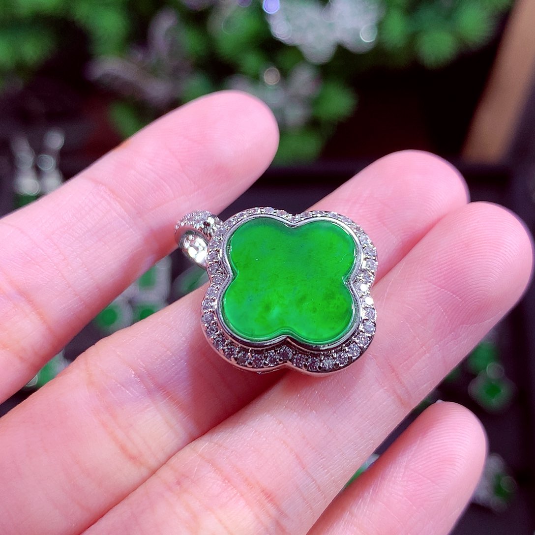 颈饰未镶嵌翡翠天然