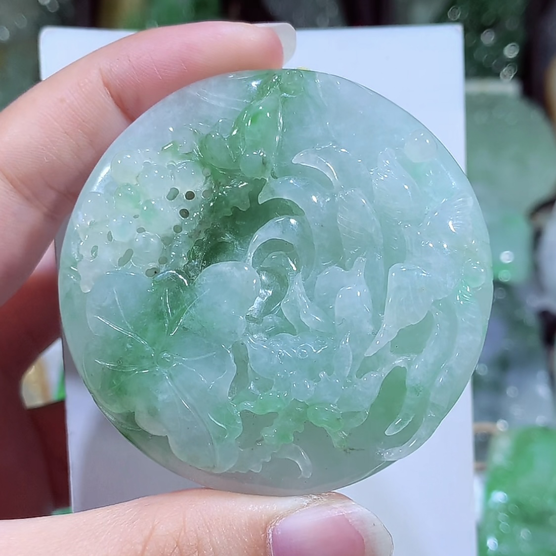 缅甸天然A货翡翠飘绿鸟语花香吊坠