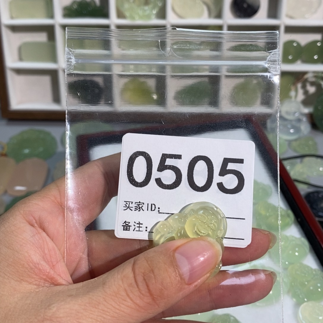 J***Q岫玉合金颈饰精美礼品