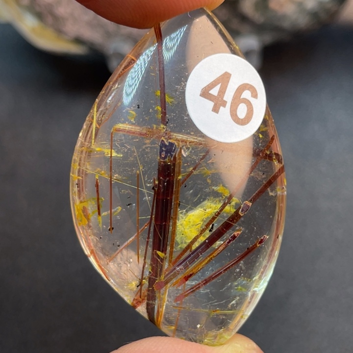 水晶颈饰未镶嵌红*?