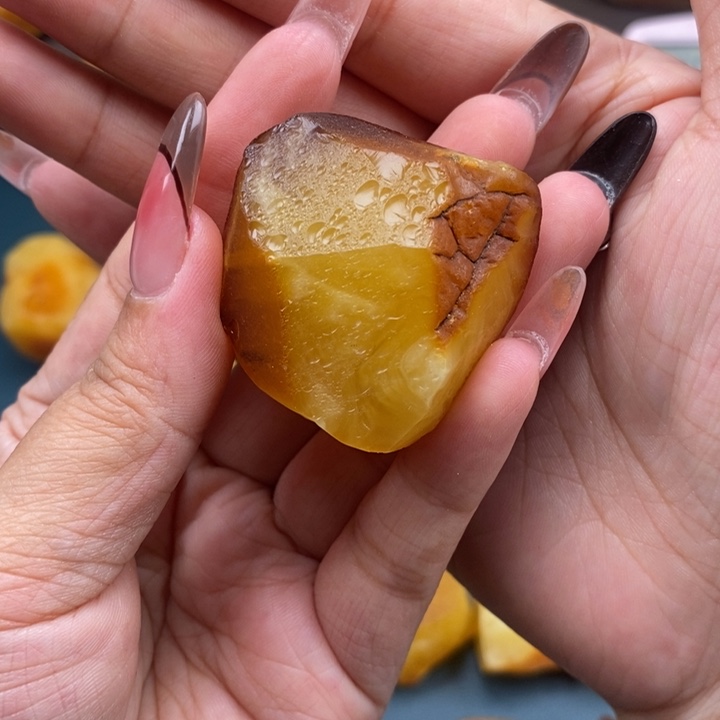 雪****定制琥珀未镶嵌蜜蜡