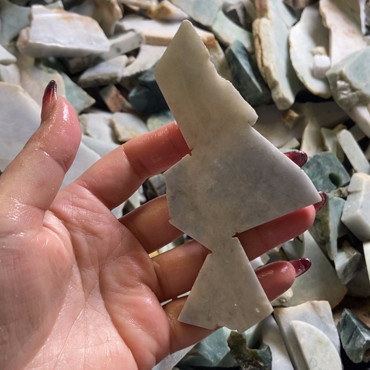 翡翠颈饰未镶嵌天然翡翠