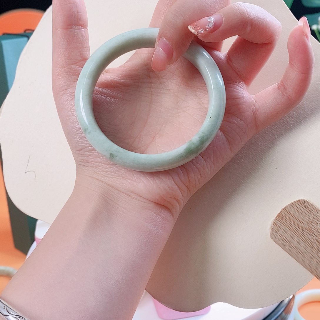 蓝田玉（蛇纹石化大理石玉）手镯未镶嵌