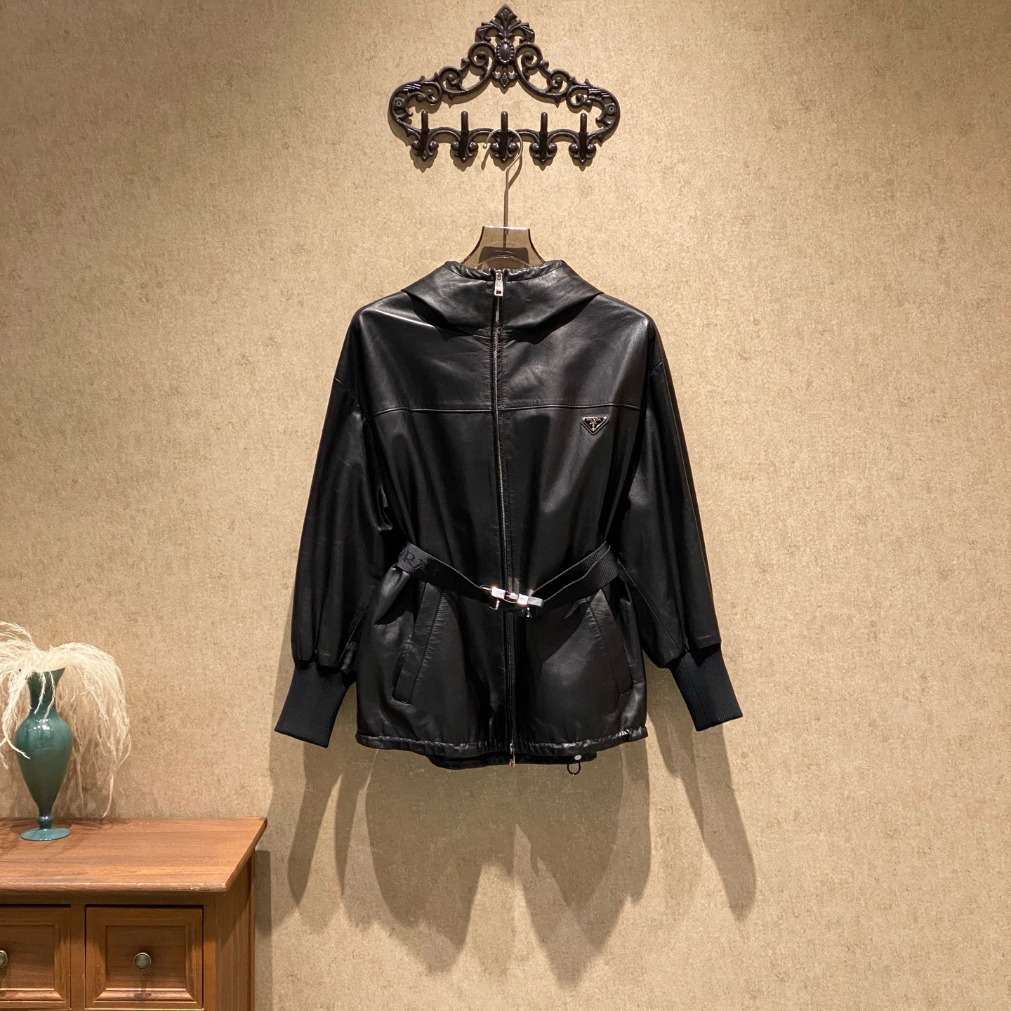 99新 Prada/普拉达 三角标锁扣腰带皮衣外套/36码/全新带吊/41416