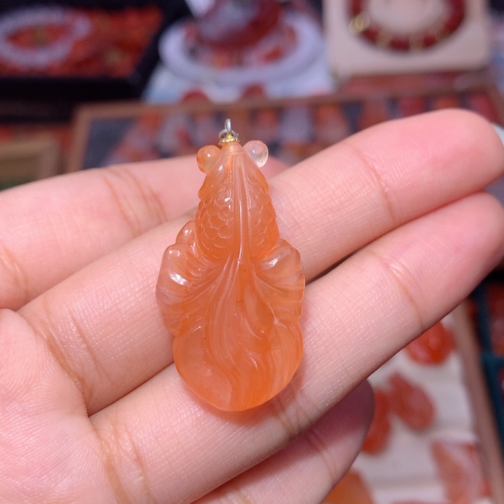 乐***·南红玛瑙未镶嵌南红婚纱鱼2