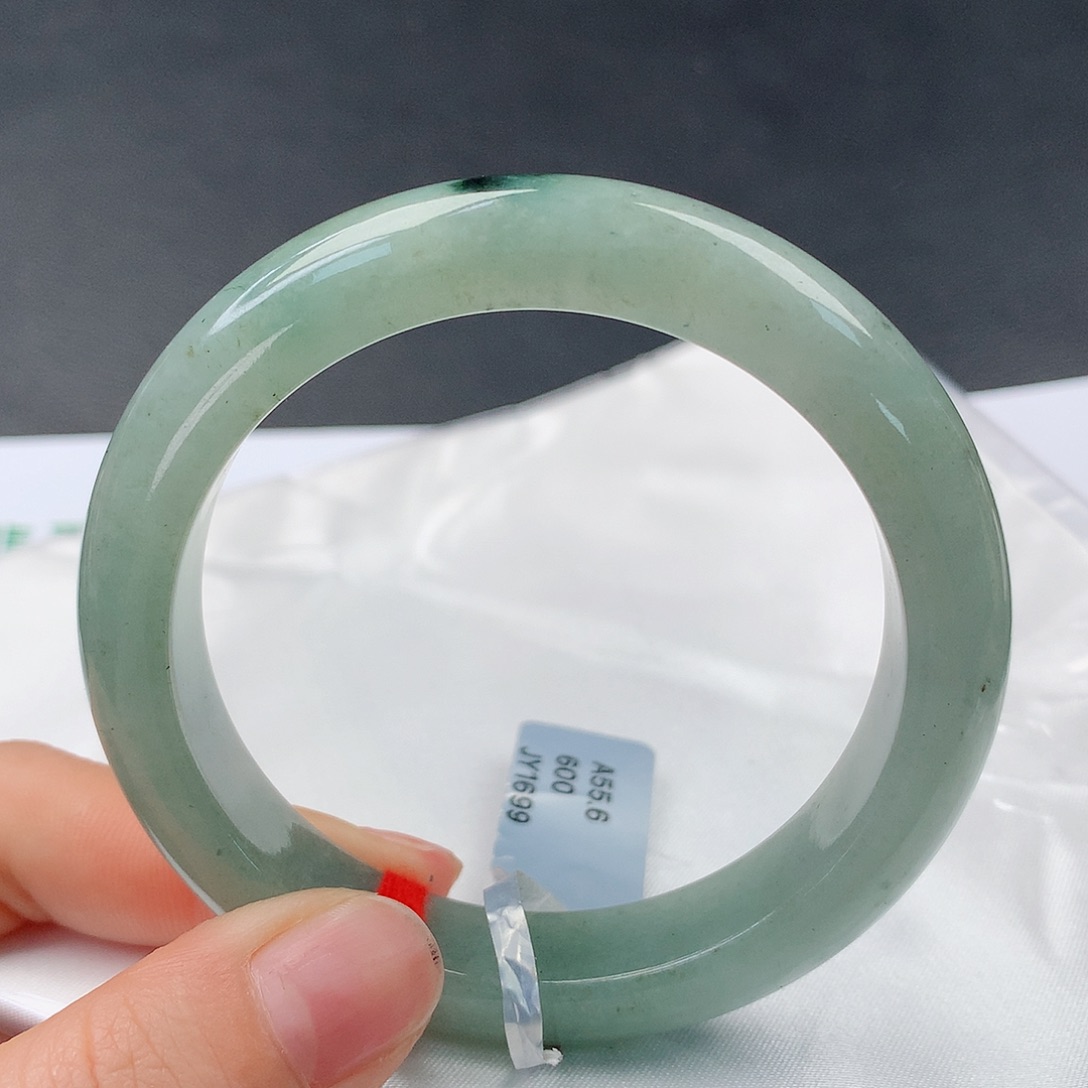 翡翠手镯未镶嵌21正56