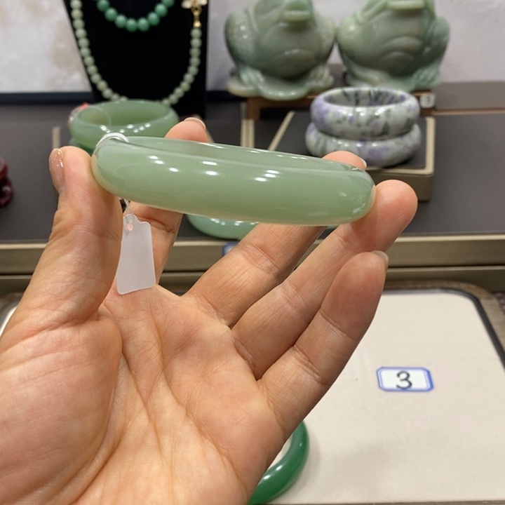 东陵石未镶嵌颈饰我****哒
