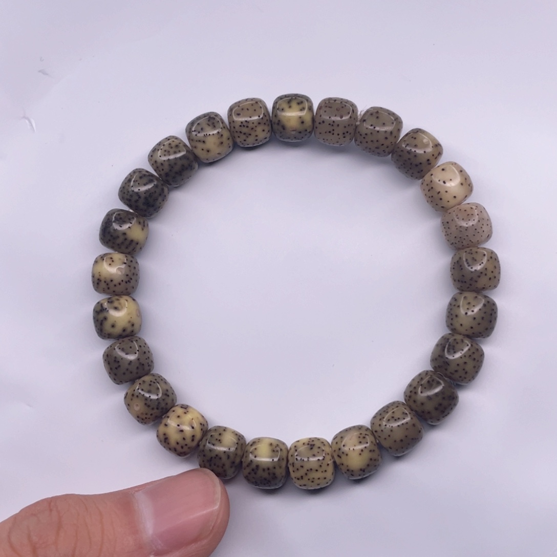 星月菩提手串糯冰石玉料9x8绿包白