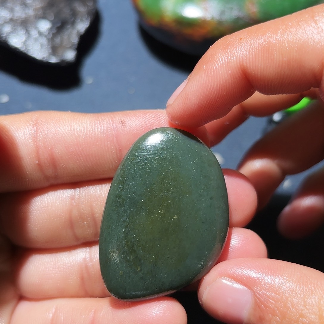 和田玉未镶嵌珠宝奇石