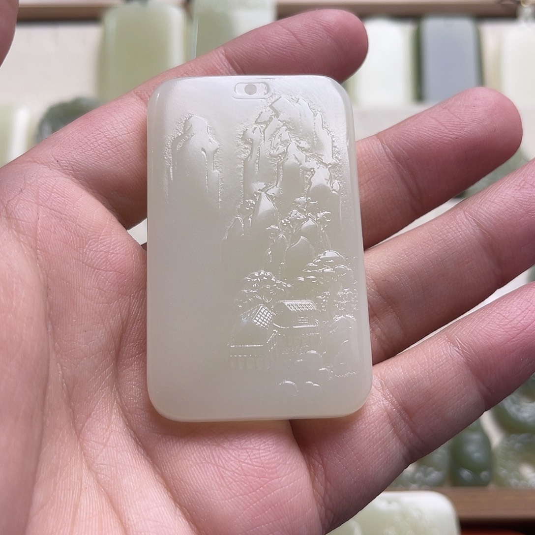 重***肖和田玉未镶嵌颈饰