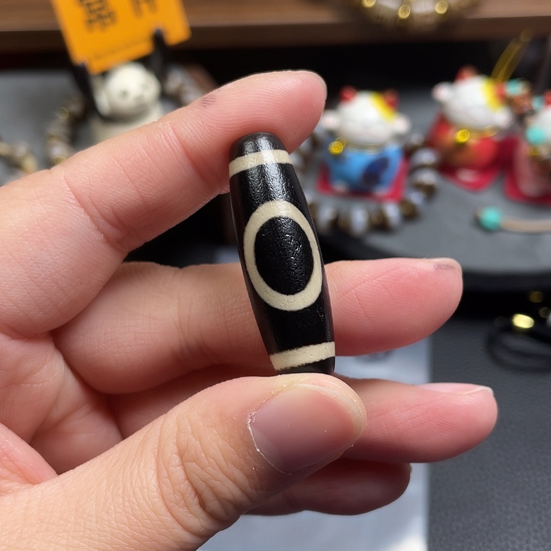 当***的玛瑙/玉髓未镶嵌颈饰