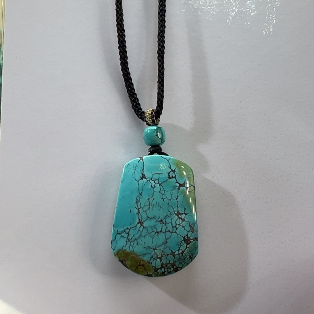 绿松石未镶嵌挂件