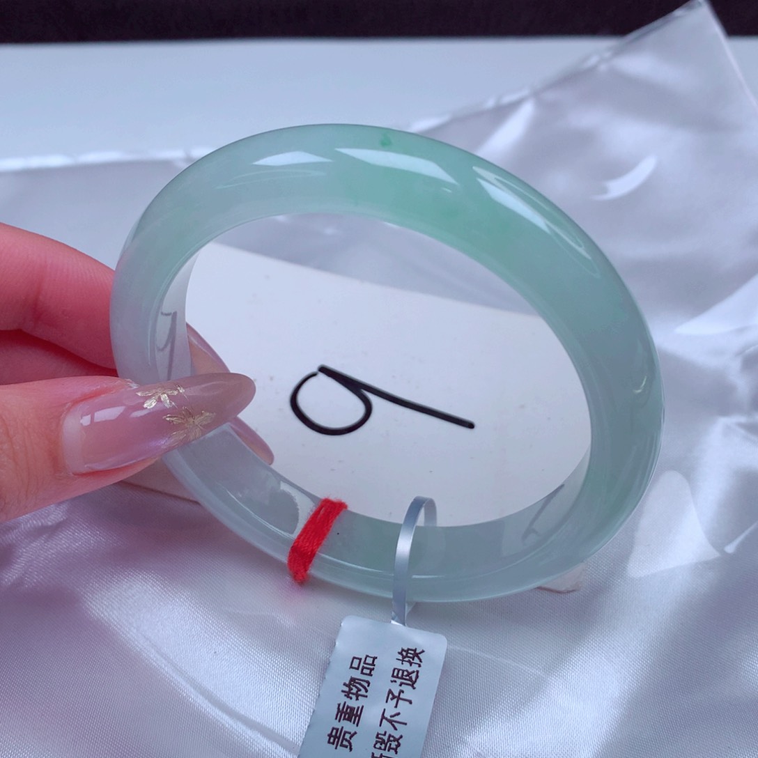 翡翠手镯未镶嵌翡翠56