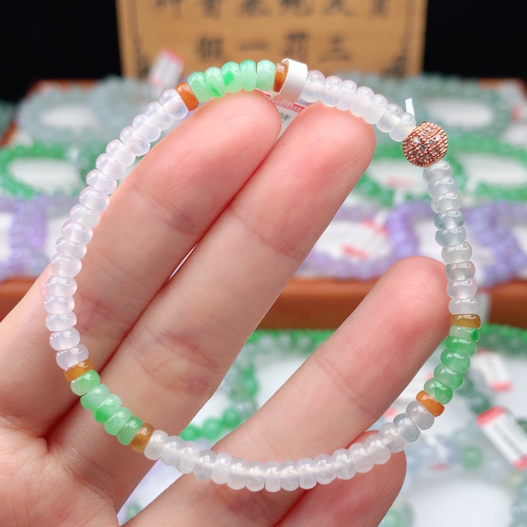 翡翠手链未镶嵌翡翠