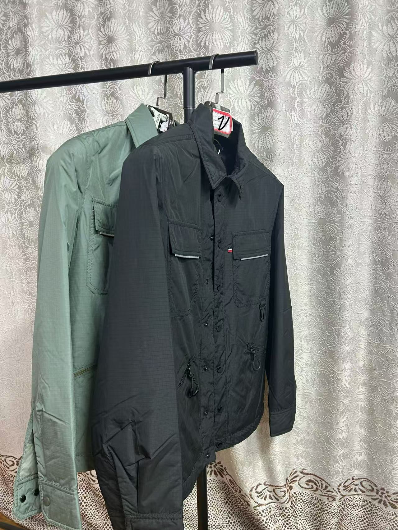 M15蒙老板穿的男士立领轻薄羽绒服