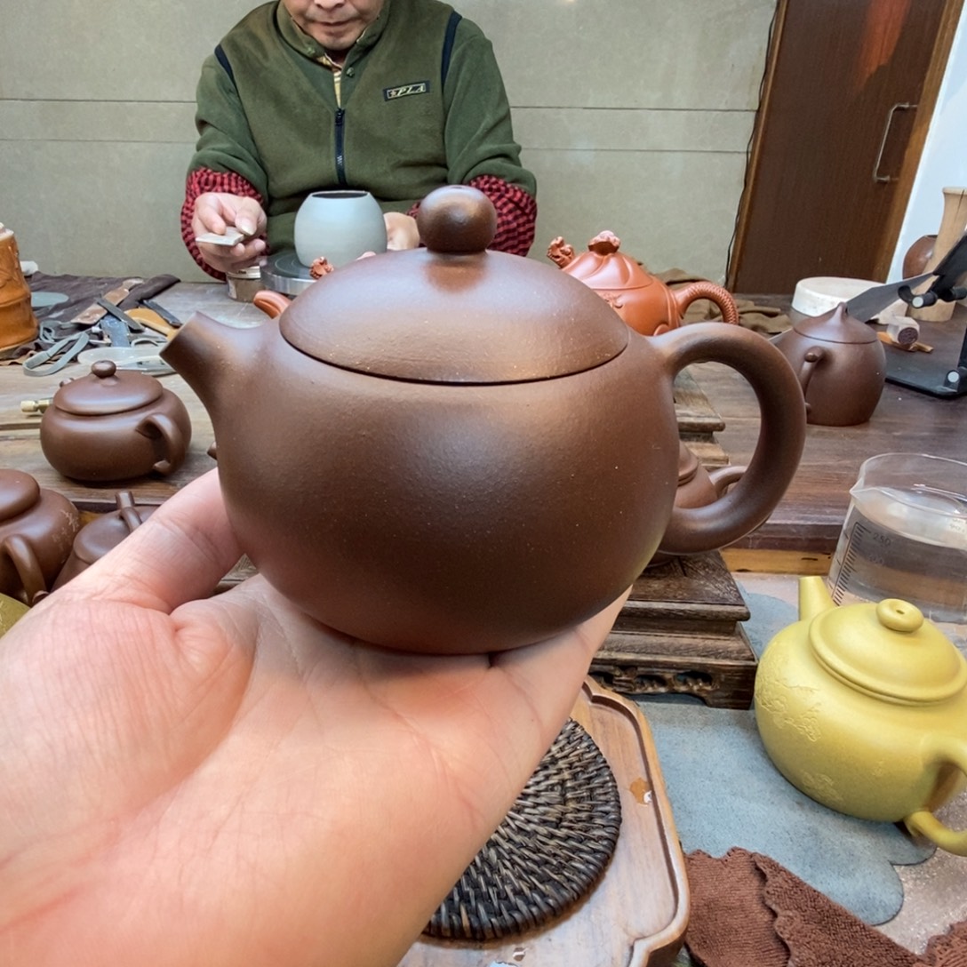 云***步紫砂茶壶西施壶（原矿底槽青245cc）