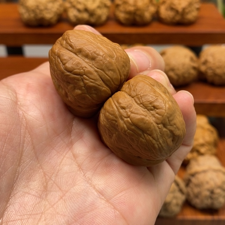 文玩核桃把件玉蝉