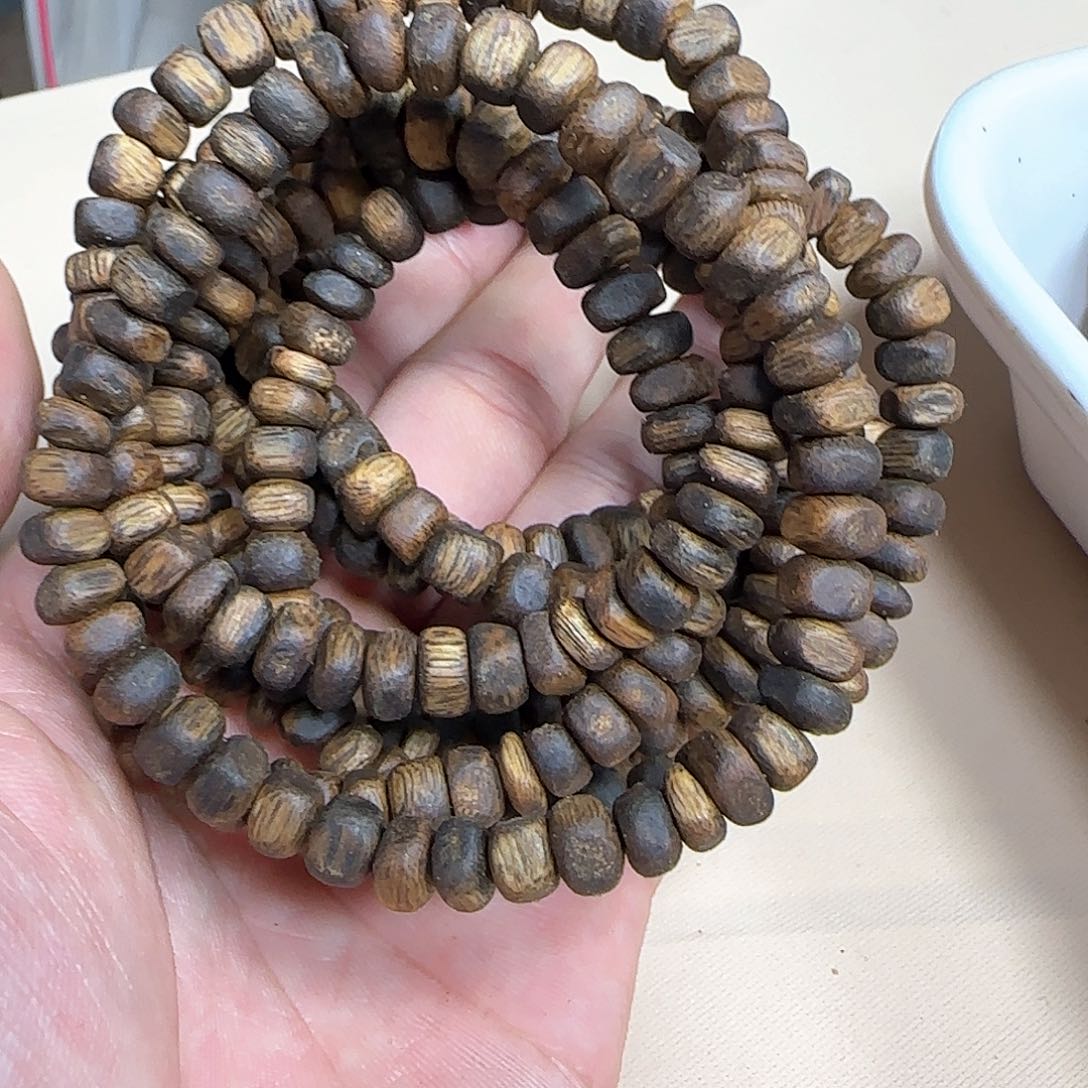 沉香碎屑沉香奇楠沉香随行单圈多样性发一条