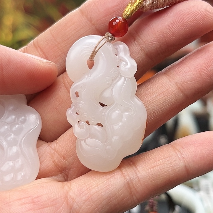 和田玉颈饰未镶嵌