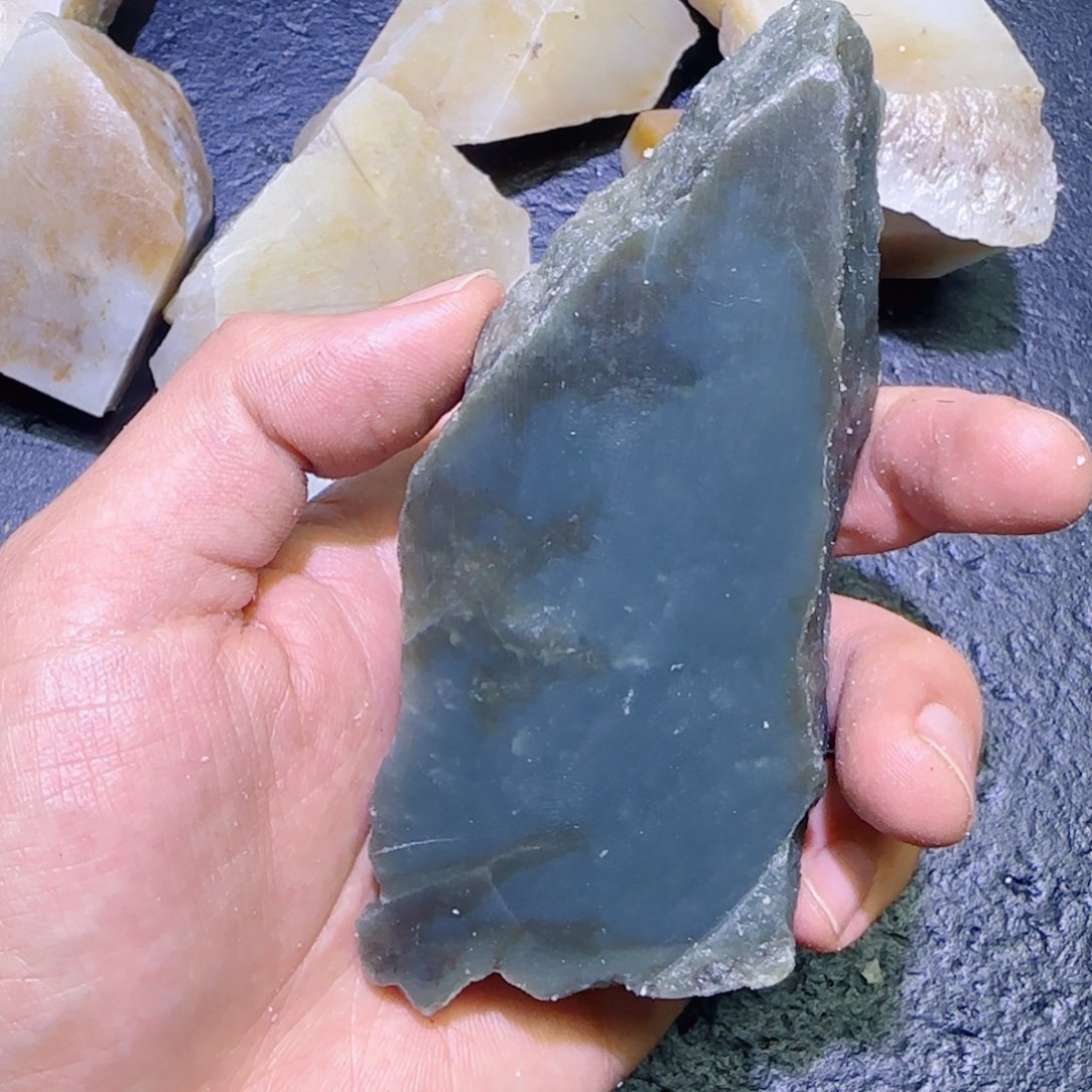 和田玉未镶嵌珠宝半成品