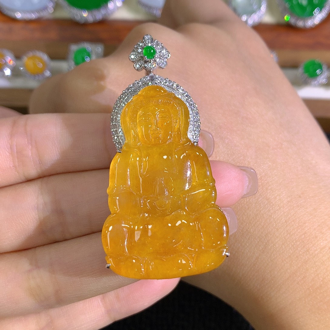 翡翠18K金镶嵌颈饰观音