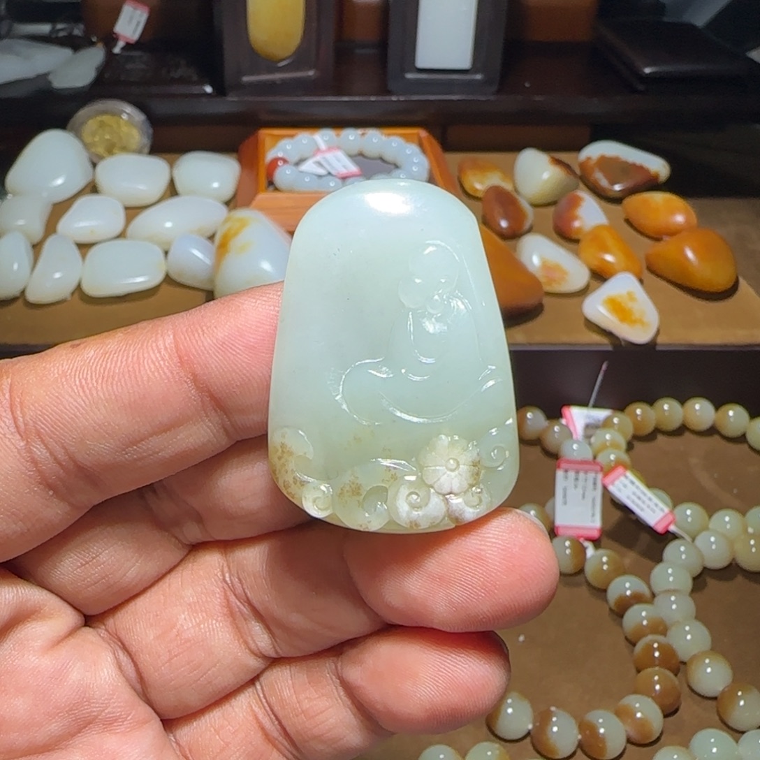 和田玉未镶嵌颈饰