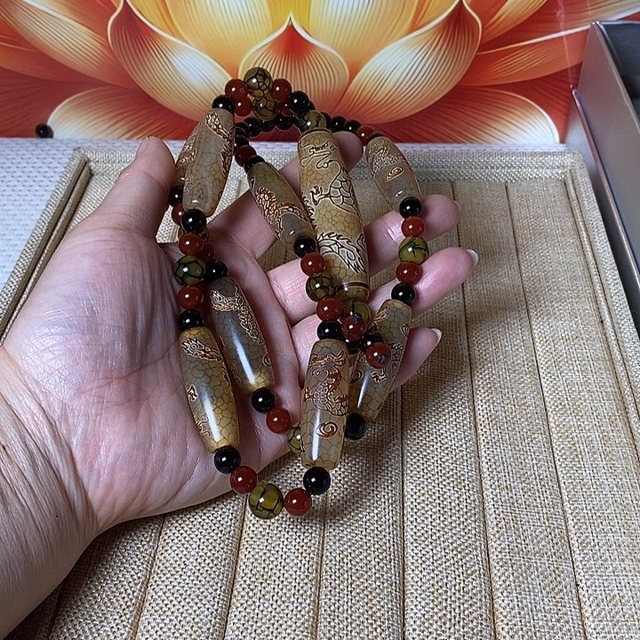 玛瑙/玉髓颈饰未镶嵌