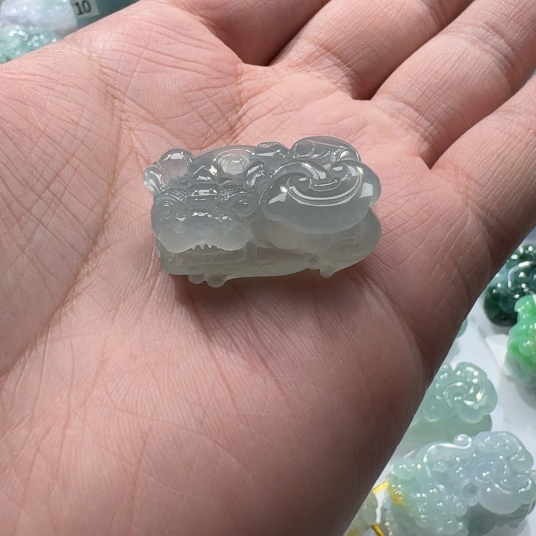 定制翡翠未镶嵌貔貅