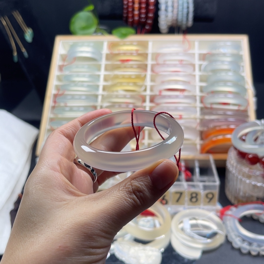 玛瑙/玉髓未镶嵌手镯