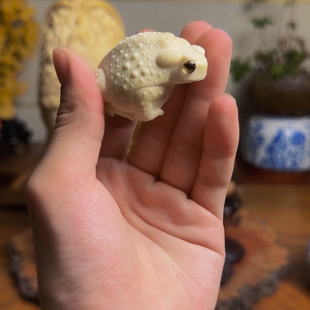 摆件鹿骨尚秋雕刻写实蟾