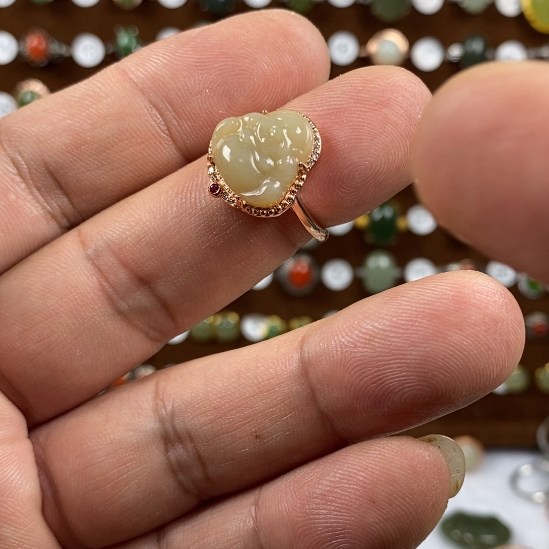 和田玉（糖玉）戒指合金