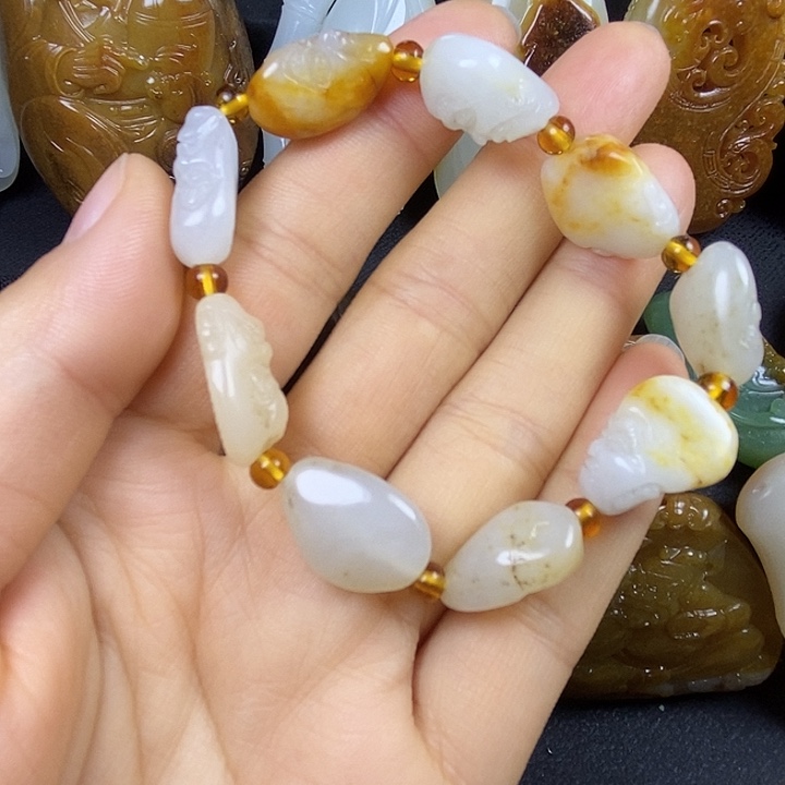 和田玉未镶嵌手串