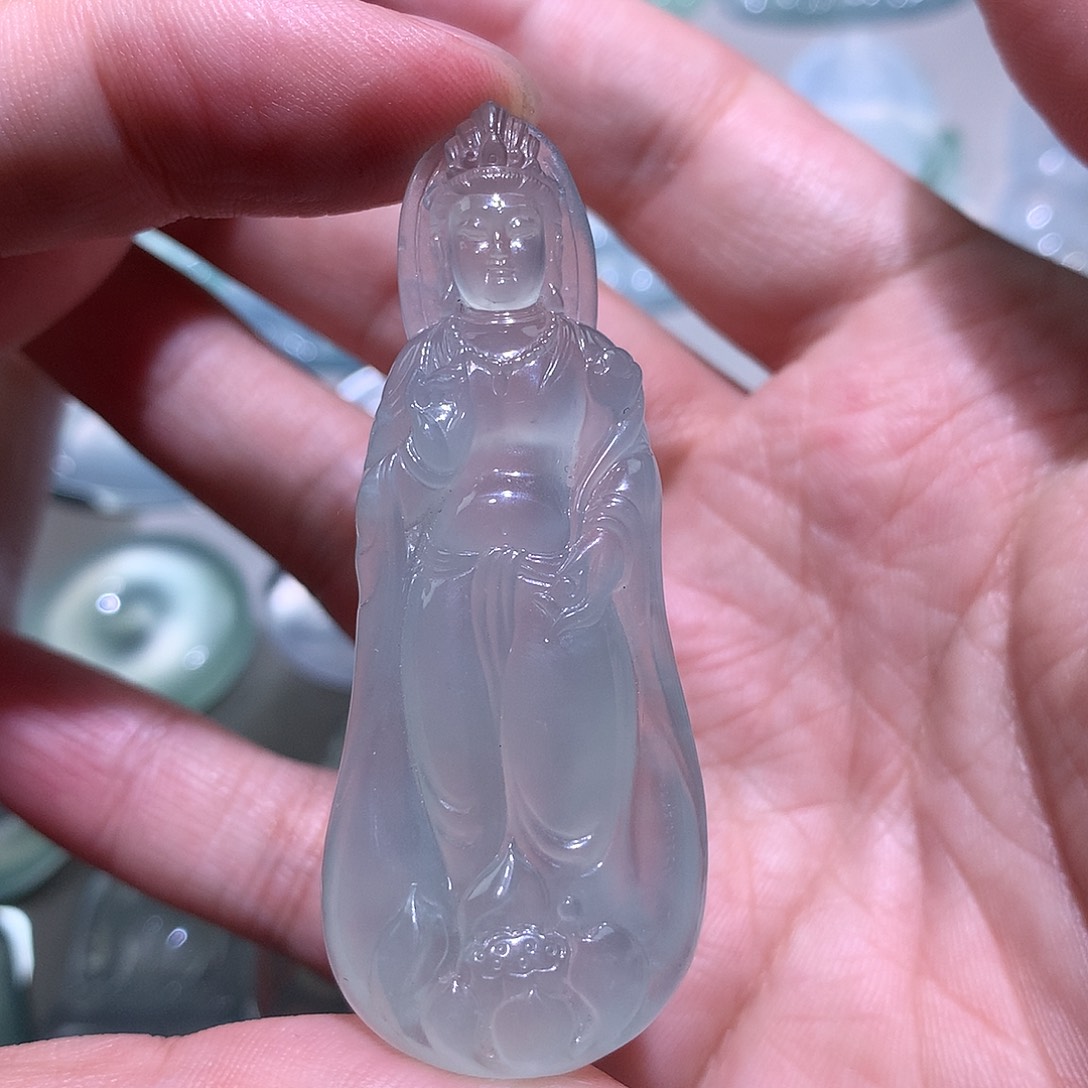 翡翠颈饰未镶嵌观音