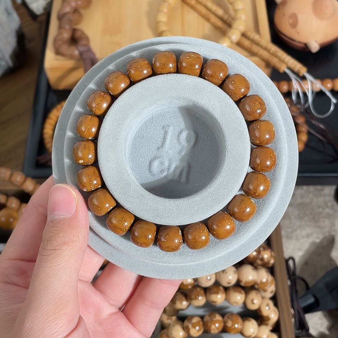 紫金鼠手串10.5奶咖（兜兜）