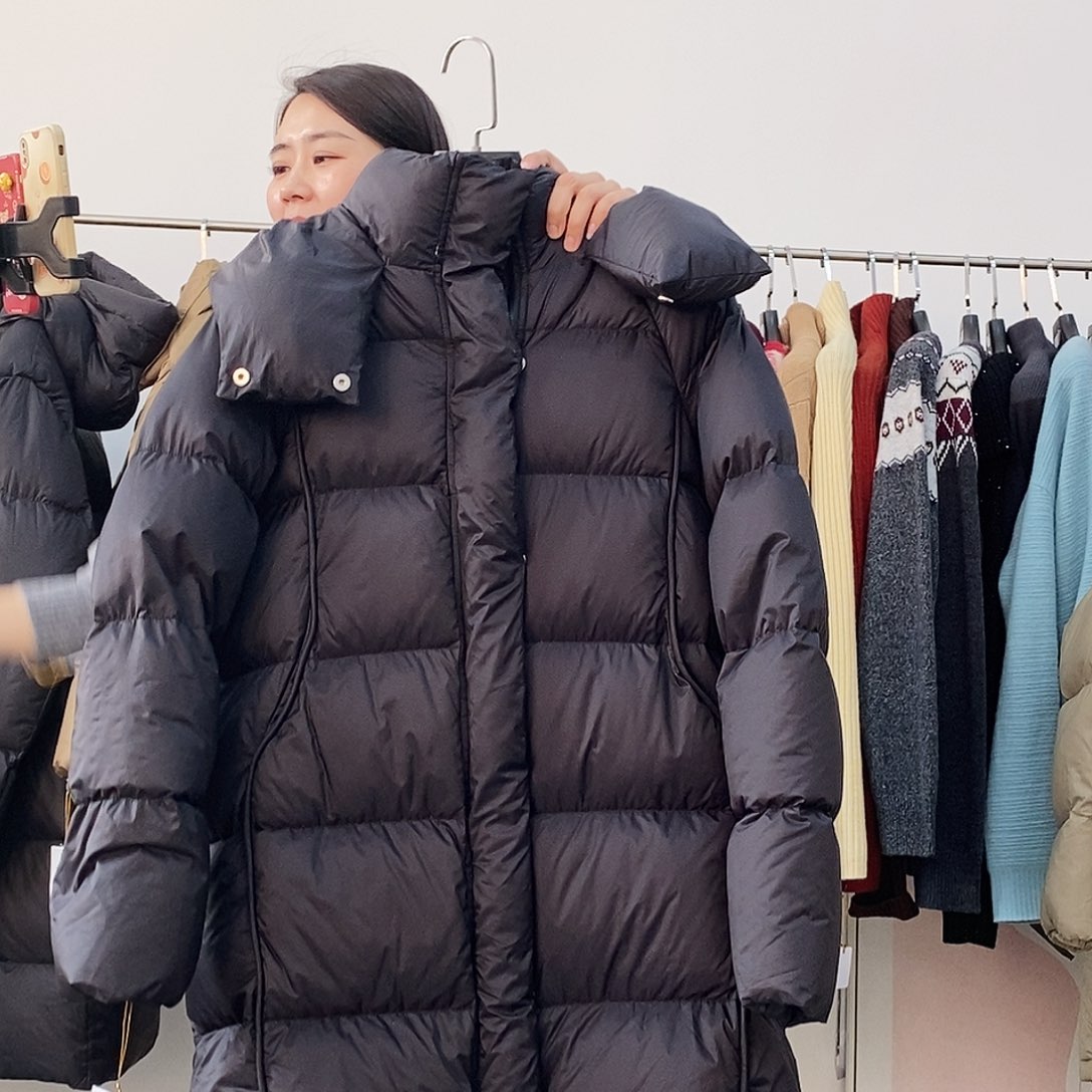 M码黑色中长款外套