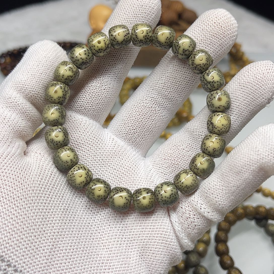 星月菩提手串黄金瞳10×9