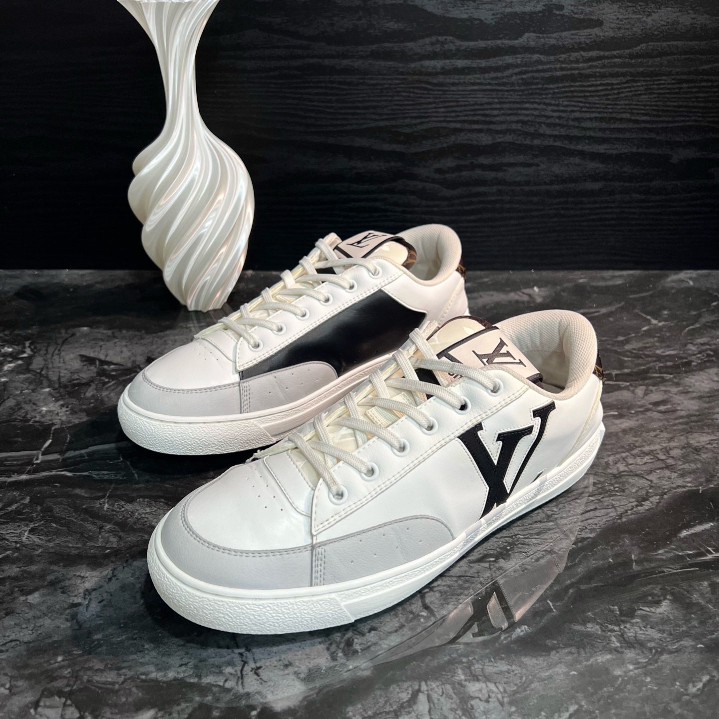 95新 LouisVuitton/路易威登 2036/41码/黑白查理拼接板鞋