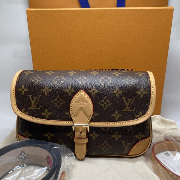 全新未使用 LouisVuitton/路易威登 范大范 老花法棍包/8574 1243