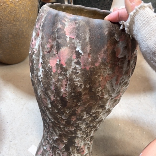 罐默认微瑕，有孔编号13-81