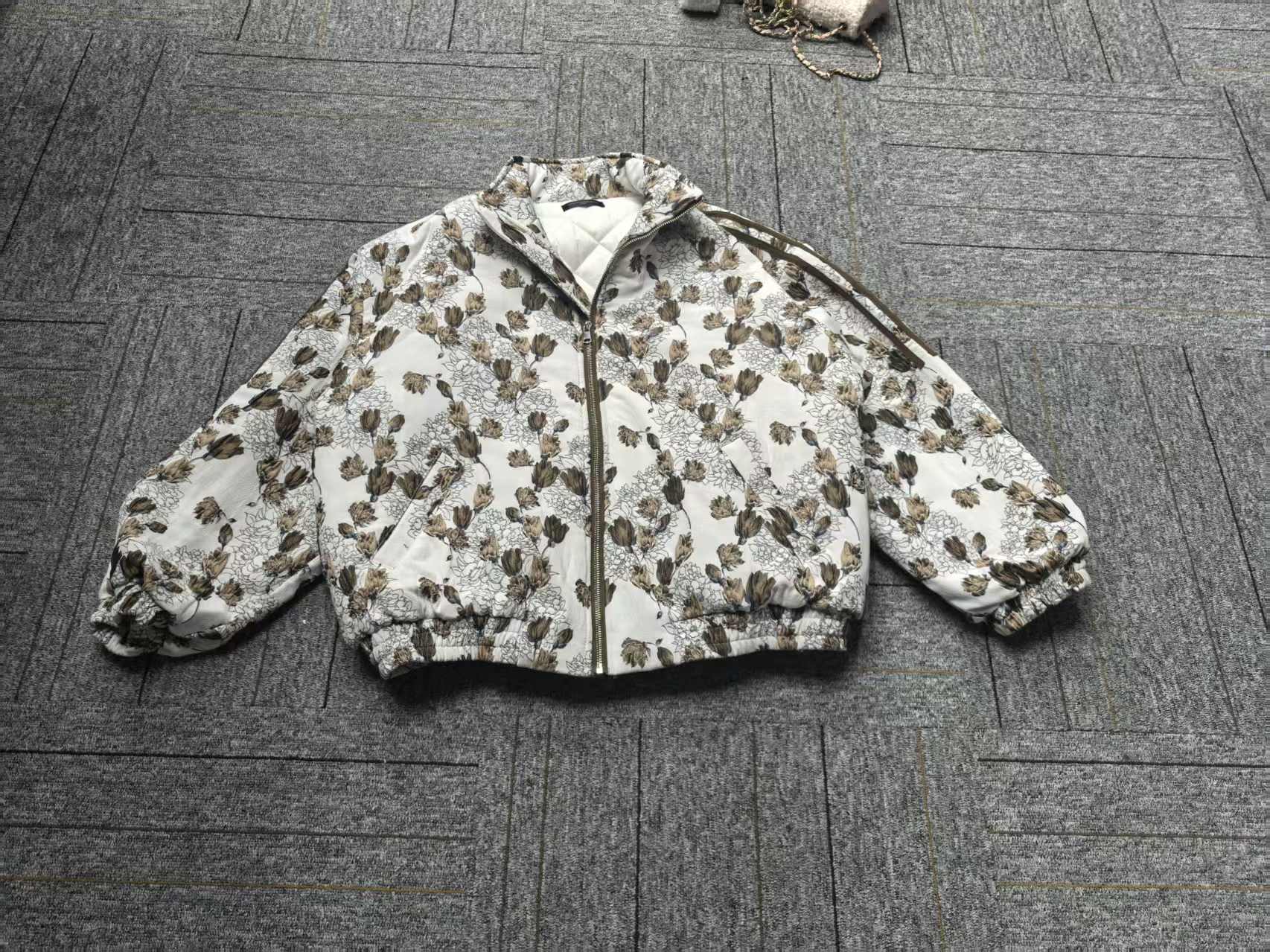 MIYUFUTURE“豆豆微瑕闲”潮牌女装（不接受回来）