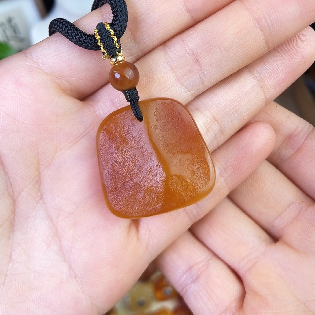 琥珀珠宝奇石未镶嵌，