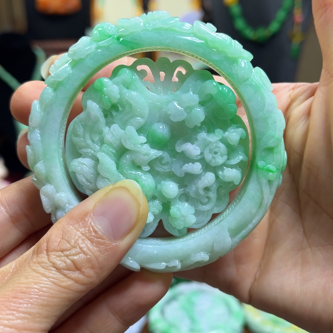 翡翠未镶嵌颈饰天然翡翠手镯56.5