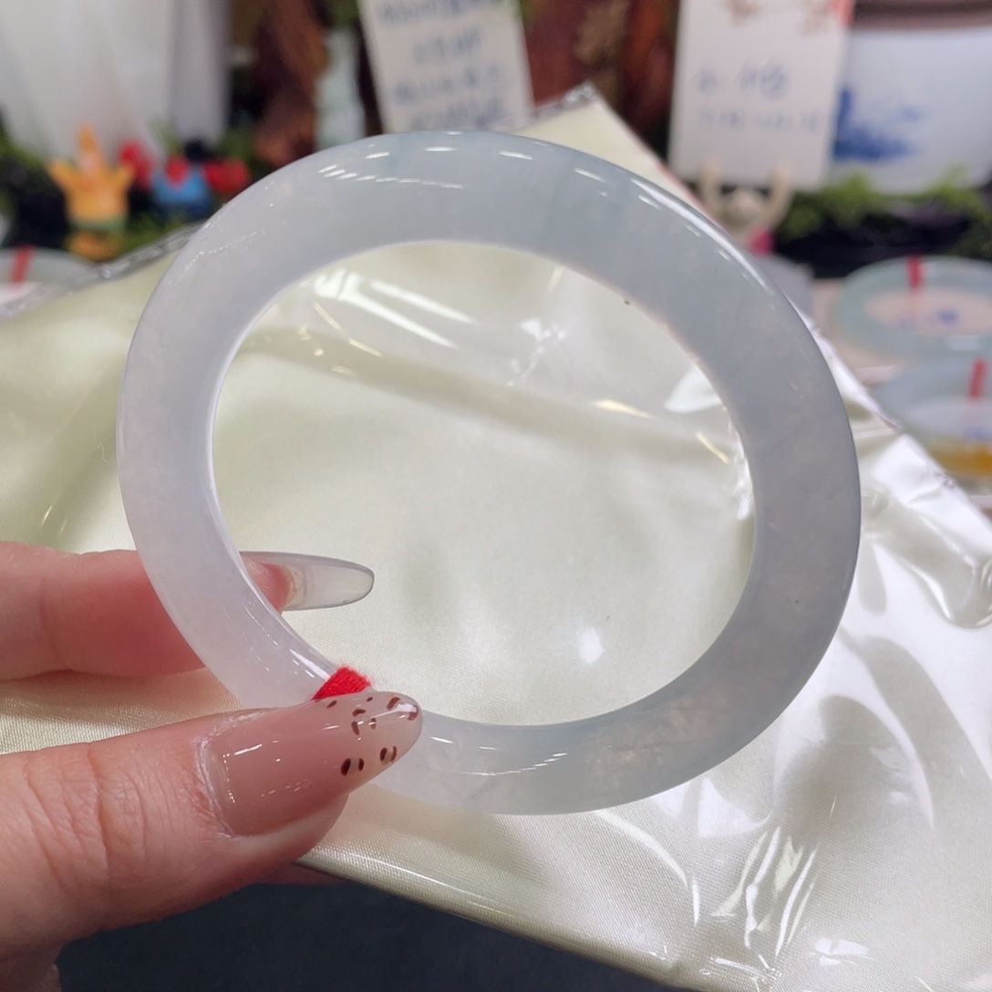 翡翠未镶嵌手镯55.4圆全条炸光小高冰飘花包容纹很香 15号