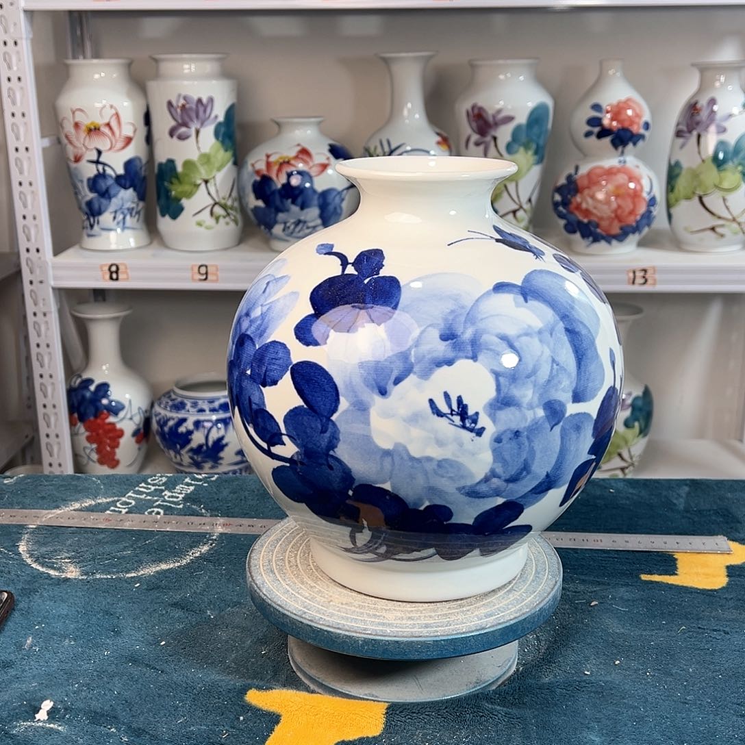 摆件景德镇陶瓷石青牡