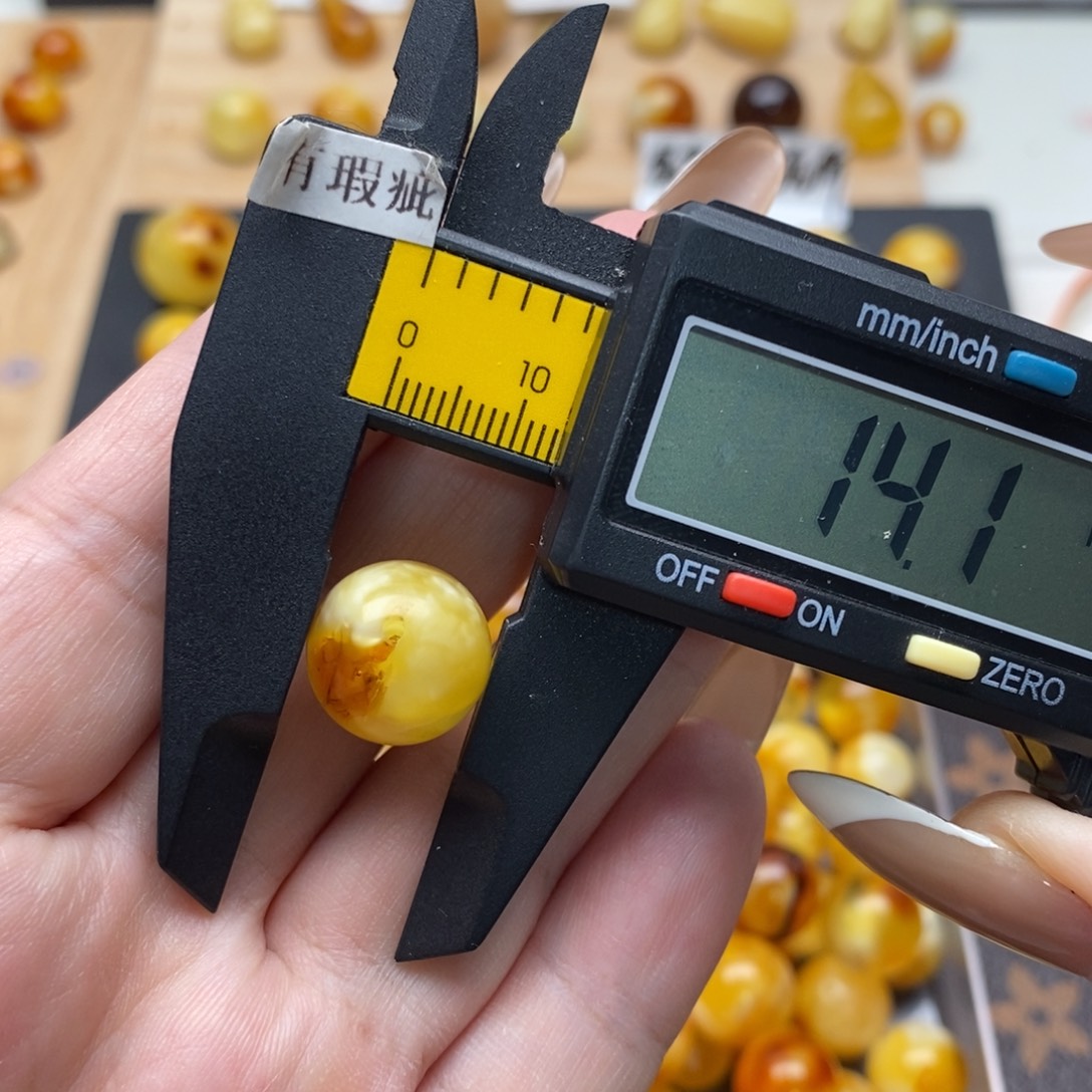 琥珀未镶嵌珠宝奇石蜜蜡1201