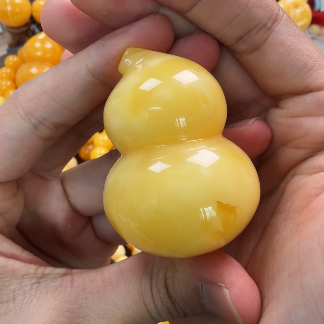 琥珀未镶嵌珠宝奇石47g