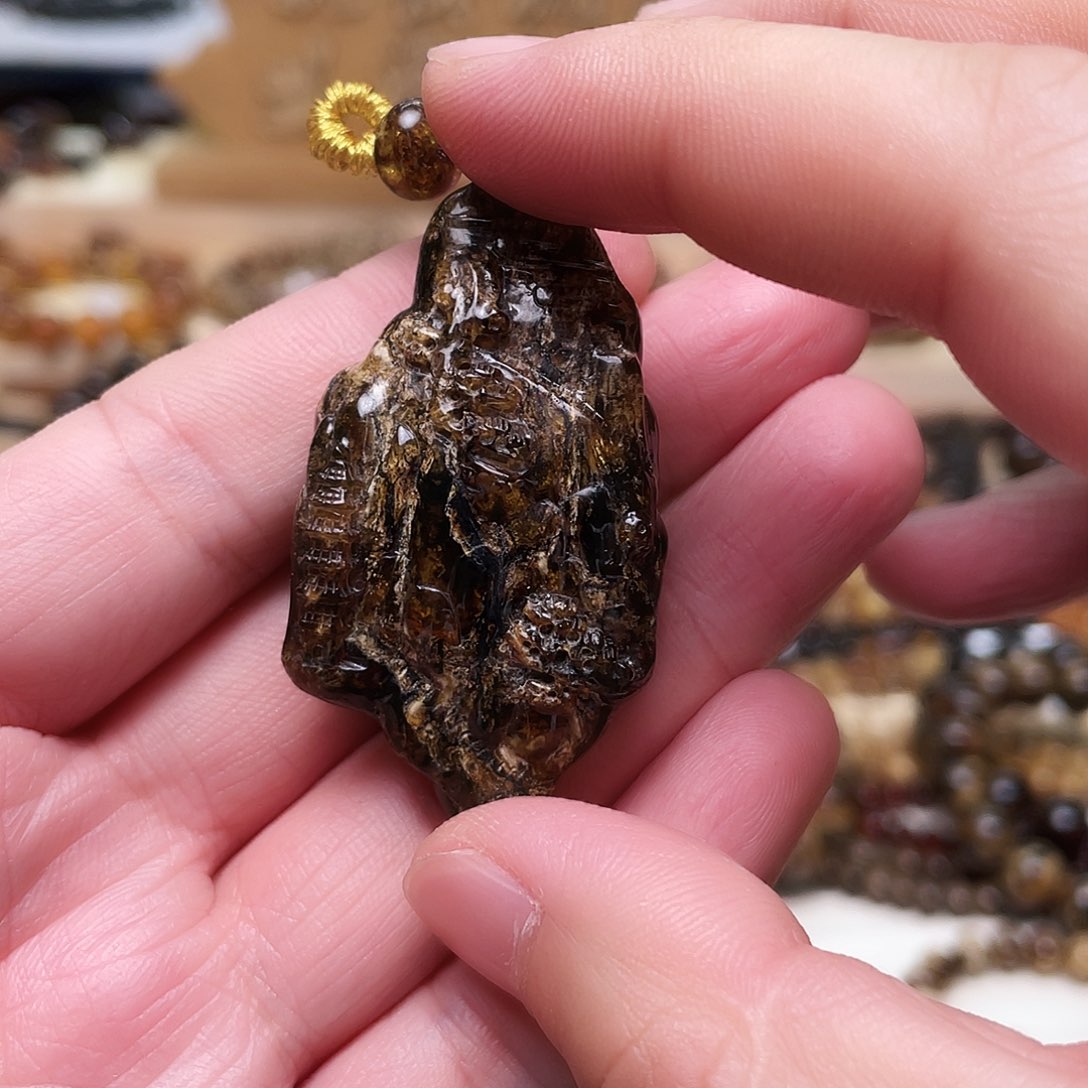 琥珀裸石未镶嵌小**刀大