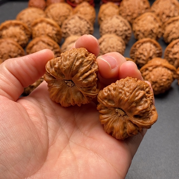 最***皮把件文玩核桃38尺凹底