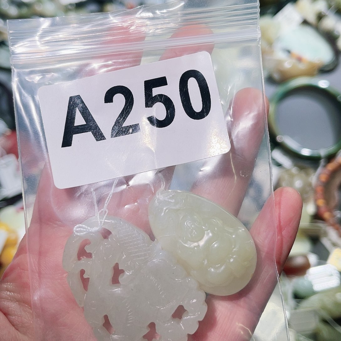 和田玉颈饰未镶嵌?****?