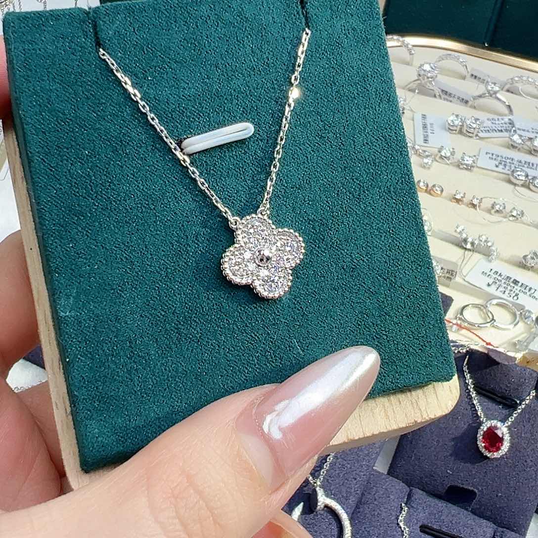 实验室培育钻石18K金镶嵌满钻四叶草项链